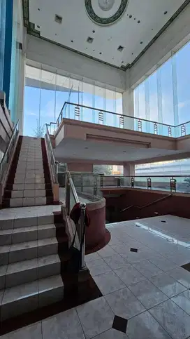 DIJUAL GEDUNG KOMERSIAL SURABAYA PUSAT 10 LANTAI SUPER STRATEGIS BAGUS