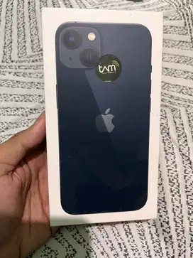 iPhone 13 128 GB internal Good condition 100% Pemakaian +- 1 tahun