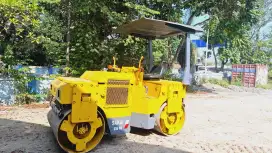 Tandem roller sakai sw40.