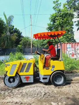 Tandem roller combinasi sakai tw350