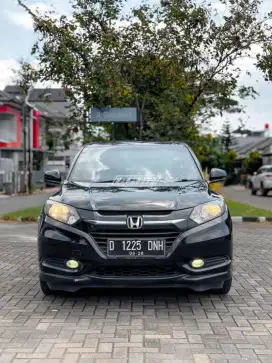 Honda HRV E AT 2015
KM 115.000 Asli dan Record
