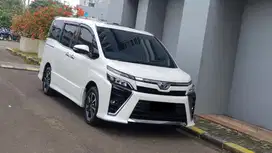 Toyota Voxy 2.0 ATPM 2021