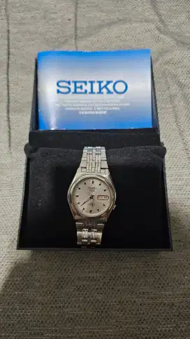 Seiko 5 Automatic SNK661K1 Globe White Dial SNK661 not SNK665K1 SNK665