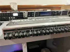 Behringer MULTIGATE PRO XR4400