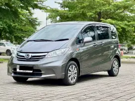 HONDA FREED A 2013 RARE [Dp-20jt]
