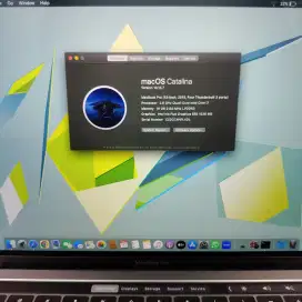 Macbook Pro 2019 layar 13 inch Ram 16 Ssd 512 Core i7 lengkap Grey