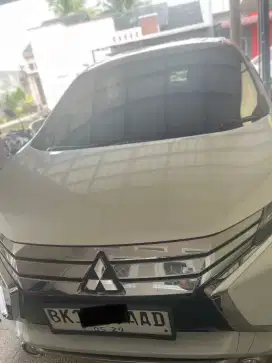Xpander Ulitmate 1.5 A/T Warna Putih