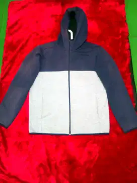 Jaket Uniqlo Tech