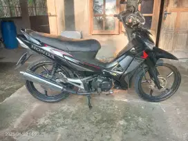 Supra X 125 R hitam