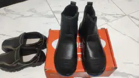 Jual 2 pasang sekaligus sepatu safety size 41