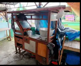 Jual murah, rombong soto beserta perlengkapannya. Tinggal jualan