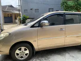 Toyota Kijang Innova 2005 Bensin