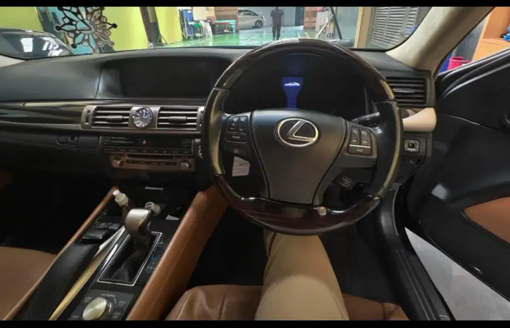 Toyota Lexus Hitam L5460L