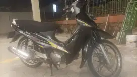 Suzuki Shogun R 110 old