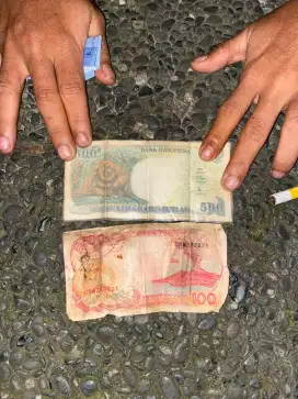 Uang kuno 500 taun 1992 sama uang 100 gambar perahu