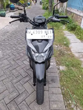 Jual beat street 2019 plat w sda kondisi sgt bagus siap pakai