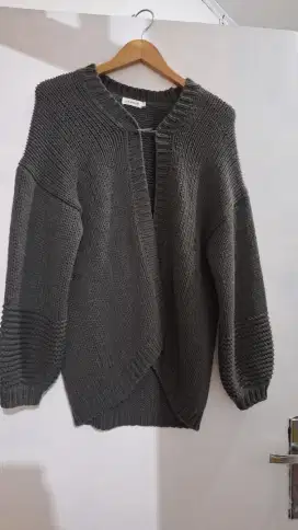 Sweater Rajut Tebal