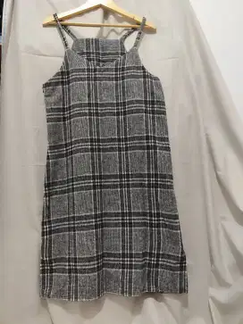 Dress kotak kotak hitam putih