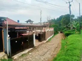 Di jual villa ada kolam renang harga 3.3
