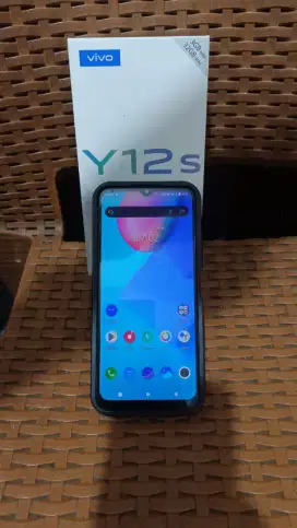 Vivo y12s 3/32 fullset original seperti baru sangat terawat,jual nett