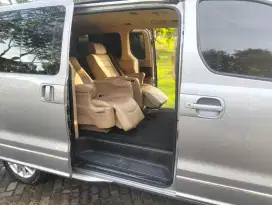 Hyundai H-1 Royale H1 2015 bensin AT captain seat murah