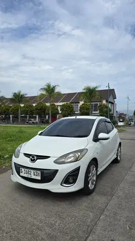 Mazda2 R matic 2011 Dp 15jt