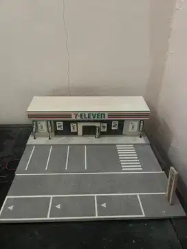 Diorama moreart seven eleven 1:64