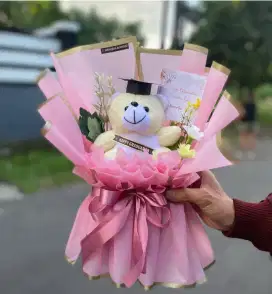 Buket wisuda dan hadiah guru