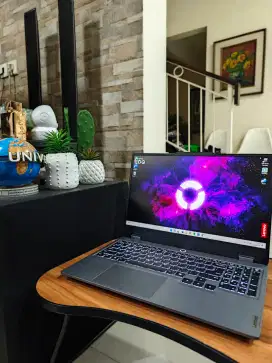Laptop Lenovo LOQ 15 RTX3050 I5 12450Hx x rog tuf victus nitro
