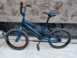 Sepeda wimcikle ukuran 18