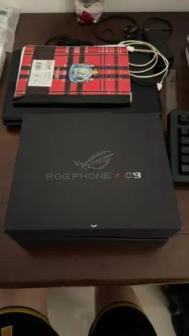 asus rog phone 9 pro 12/512 gb baru 1 minggu tt