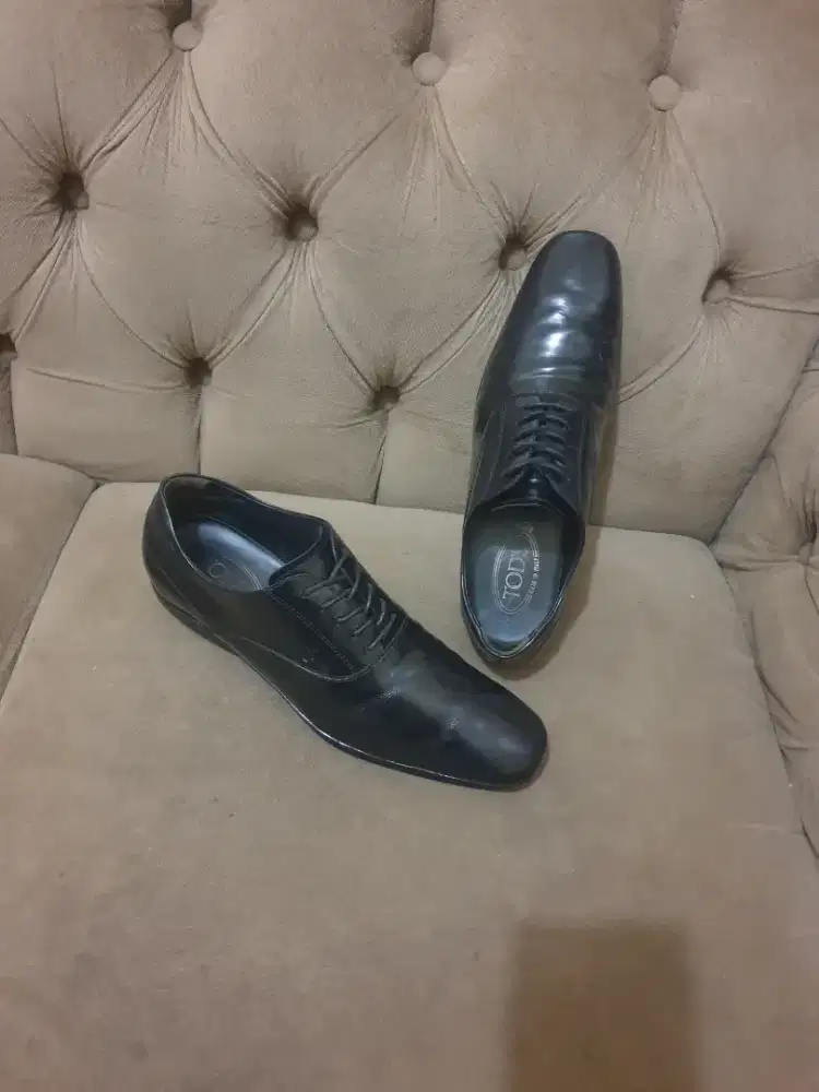Mulus .authentic sepatu .pantofel tods size 41.5