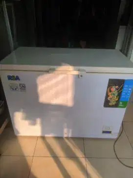 dijual cepat freezer box