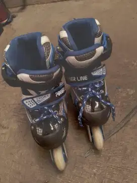 SEPATU RODA BARU PAKAI SEKALI