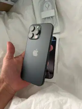 Iphone 16 pro max black titanium