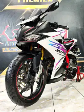 Cbr250rr ABS black matte km.10rb super reg.19. Anugerah motor rungkut