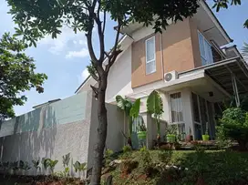 Dijual Rumah plus kolam renang siap huni