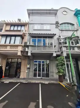 RUKO PERMATA SENAYAN 3 LANTAI EX KANTOR COCOK UNTUK KANTOR KLINIK DLL