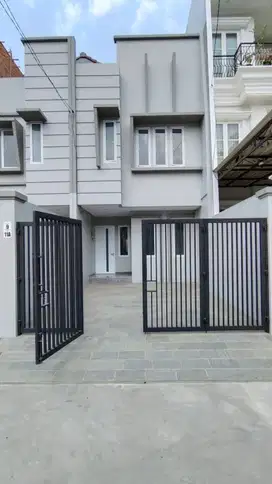 Design cantik, Rumah Baru 2 lt di Kav DKI