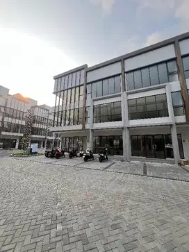 Disewakan Ruko gandeng Maggiore Junction 3 Lantai  sebelah Hoek