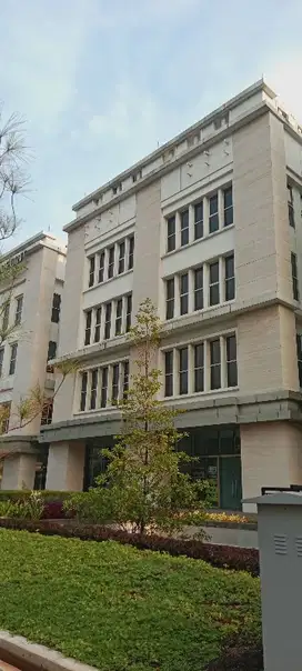 ruko 4.5 lantai di pusat bisnis bsd tepat di depan jalan Boulevard BSD