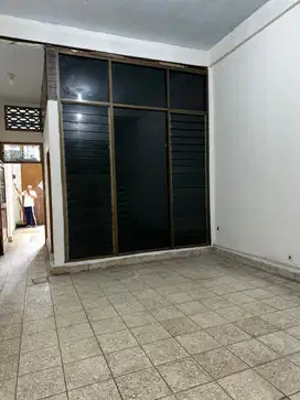 Rumah tinggal Tengku Umar 2,5 lantai Medan