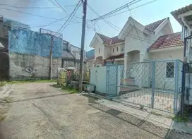 RUMAH 2 Lantai Mezzanine 60 m2  SHM di Gading Serpong Asli