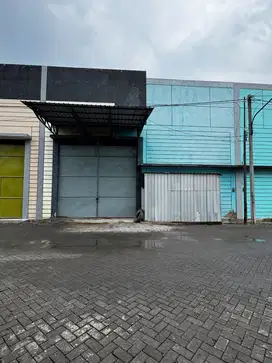 Pergudangan Kencana Trosobo dimensions 12.5x24 meter ada Ruang office