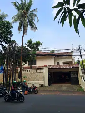 Disewakan Rumah ex Kantor Di Kebayoran Baru