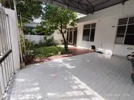 Butuh Cepat ! Rumah pusat kota Sby barat Chris Kencana