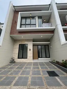 Rumah New Mulyosari Mewah lokasi strategis dekat Pakuwon City, ITS