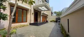 Rumah Lux Bangunan 2021 di Pondok Indah. Ada Pool.