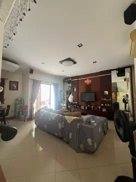 Rumah di PIK 1 ukuran 8x18 RAPIH siap huni