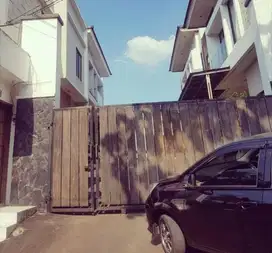 Rumah Cantik 2 Lantai di Cirendeu